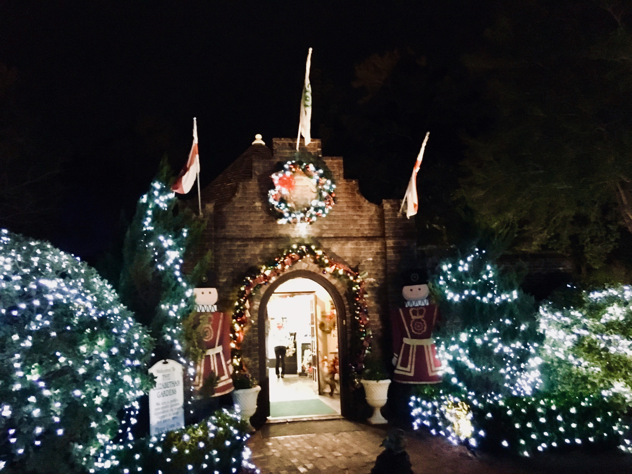 Elizabethan Gardens Winter Lights