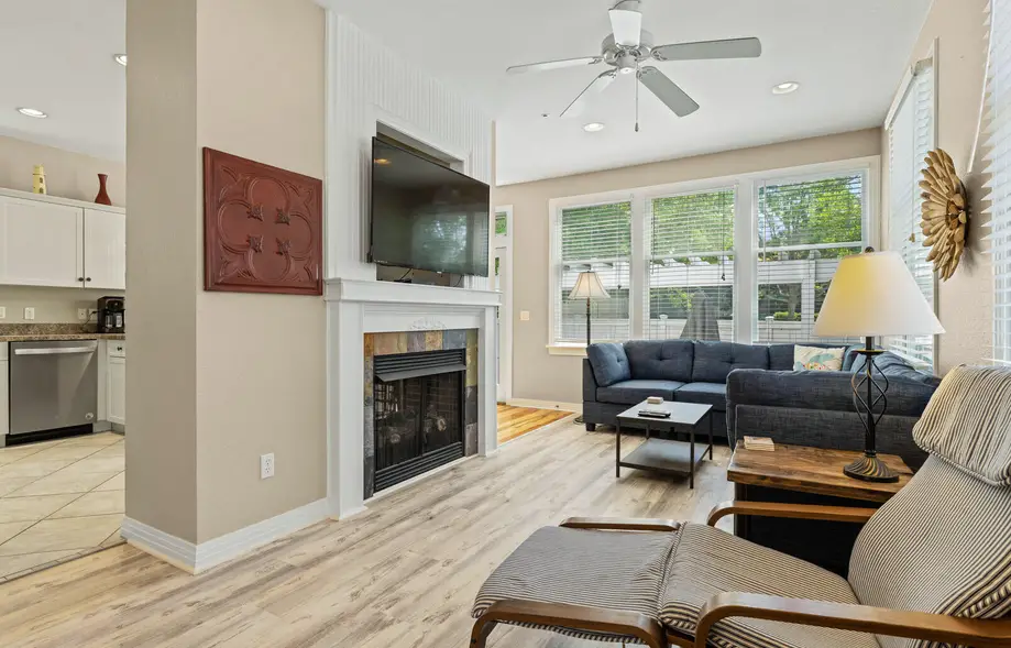 K0402 Purple Palace at Devonshire Place