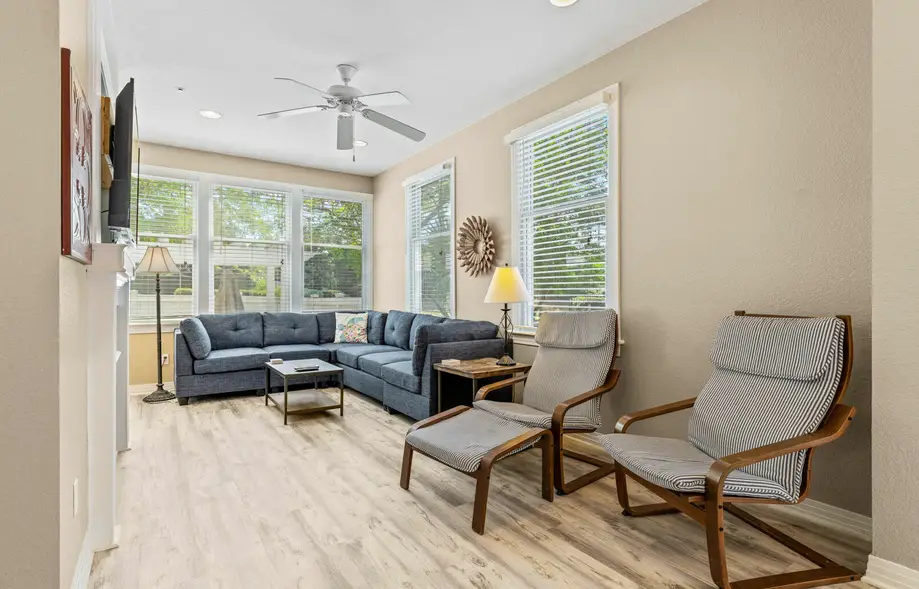 K0402 Purple Palace at Devonshire Place