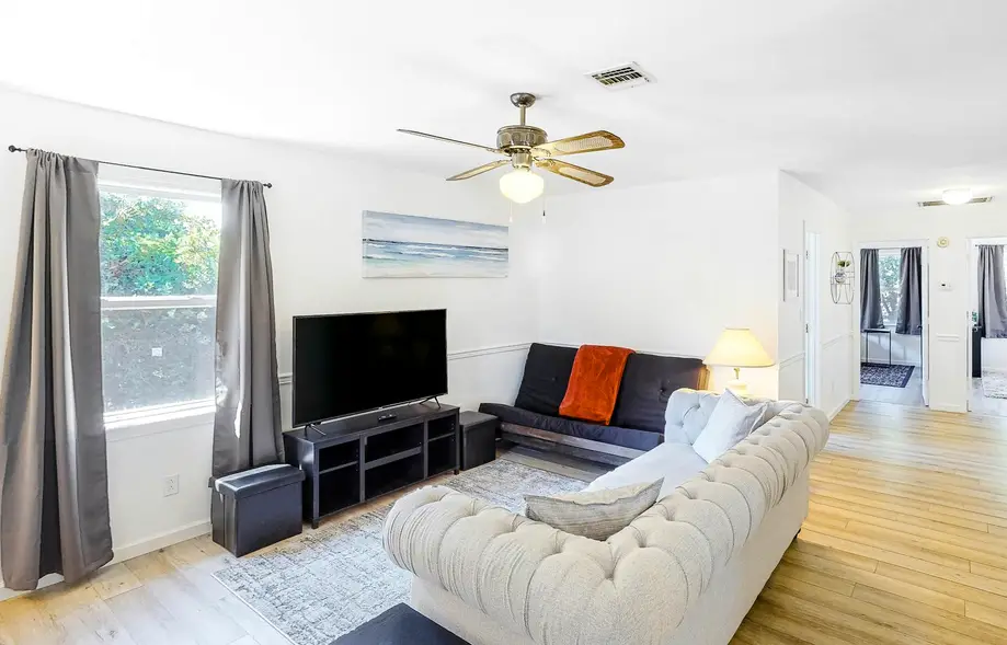 rental image 3