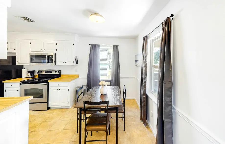rental image 7