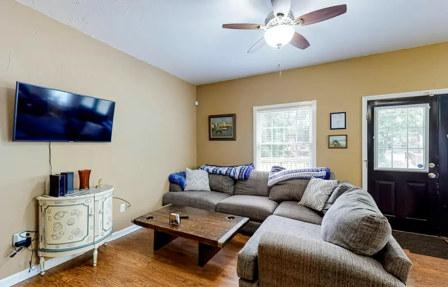 rental image 3