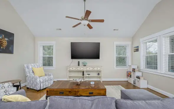 rental image 7