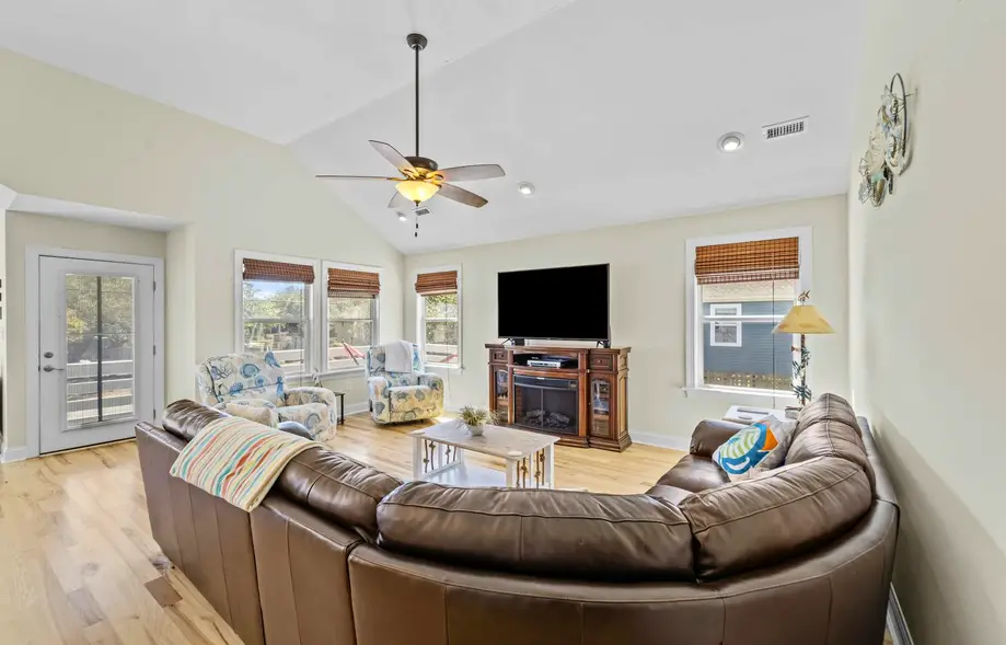 rental image 6