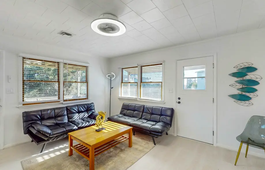 rental image 3