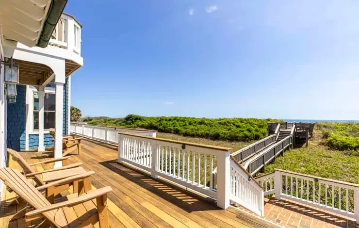 FOUR SEASONS RETREAT