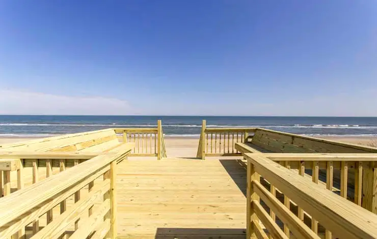 CAROLINA BY THE SEA