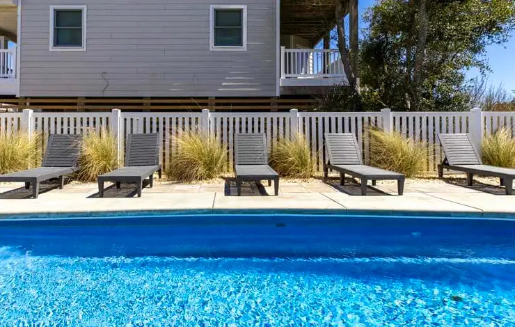 SEASIDE CORNER