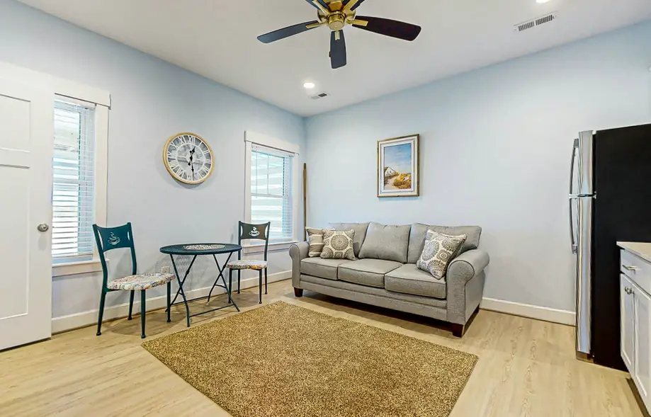 rental image 2