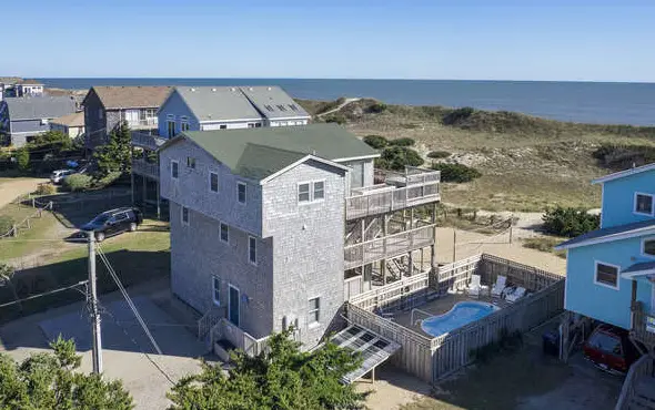 7158 - A Wave From It All