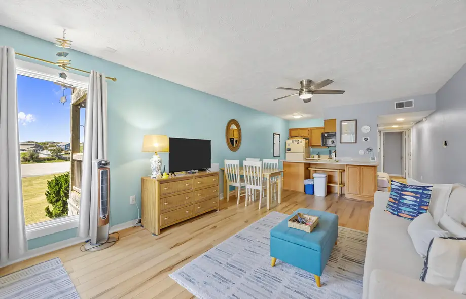 K9070 Duckin' Out at Colony by the Sea